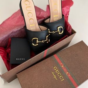NEW: Gucci Nappa Lumiere Flats